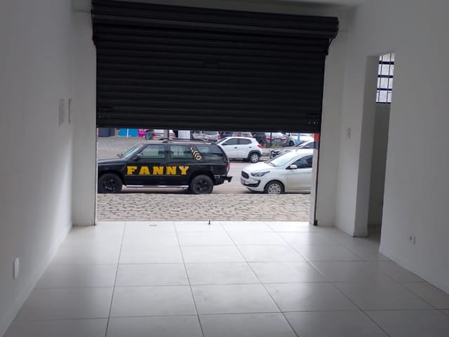 Loja para alugar, no bairro CAPÃO RASO em Curitiba