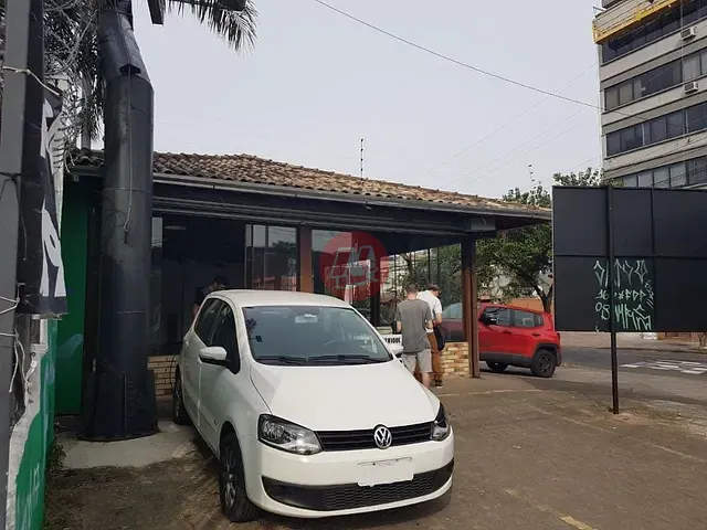 Loja à venda, no bairro Menino Deus em Porto Alegre