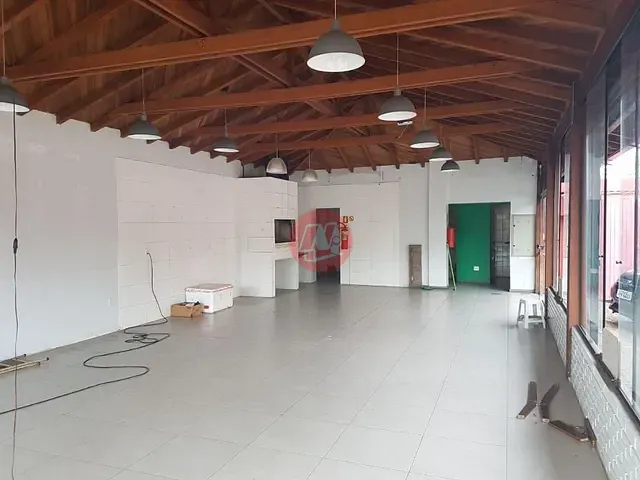 Loja à venda, no bairro Menino Deus em Porto Alegre