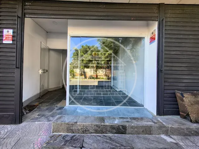 Loja com 180m², para alugar, no bairro Rio Bonito em São Paulo