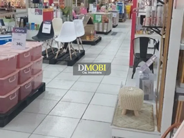 Loja com 5000m², para alugar, no bairro Vila Cachoeirinha em Cachoeirinha