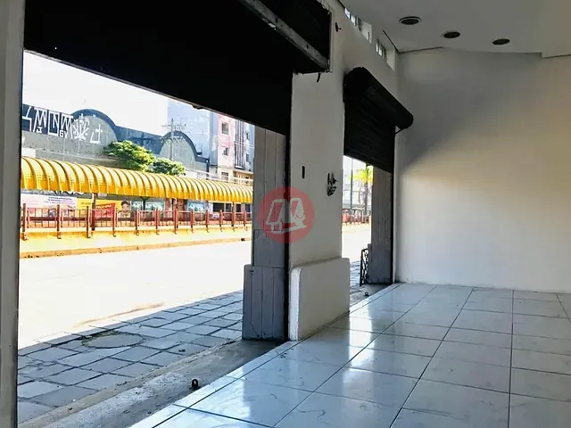 Loja com 107m², para alugar, no bairro Floresta em Porto Alegre