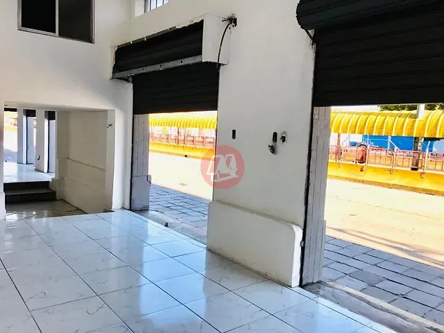 Loja com 107m², para alugar, no bairro Floresta em Porto Alegre