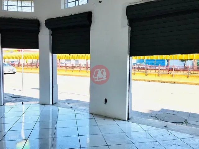 Loja com 107m², para alugar, no bairro Floresta em Porto Alegre