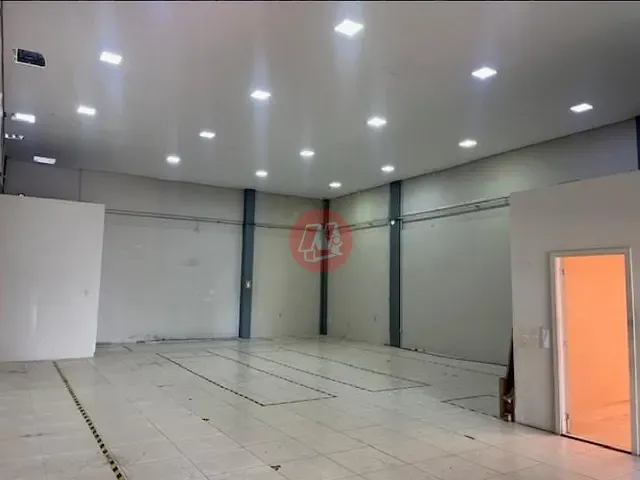 Loja com 318m², para alugar, no bairro Sarandi em Porto Alegre