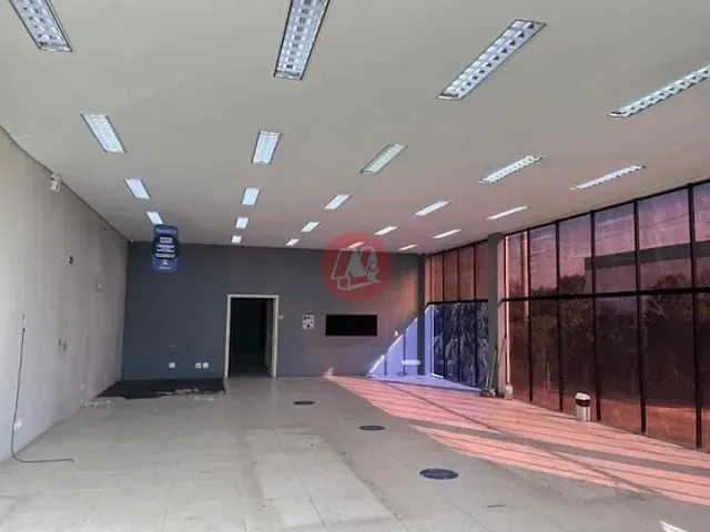 Loja com 318m², para alugar, no bairro Sarandi em Porto Alegre