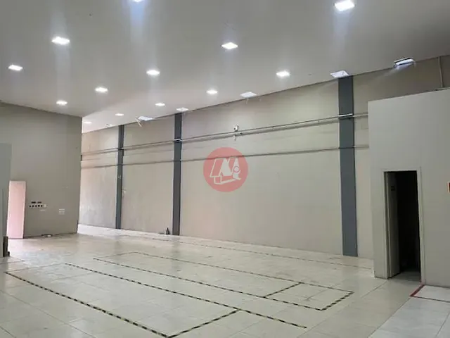 Loja com 318m², para alugar, no bairro Sarandi em Porto Alegre