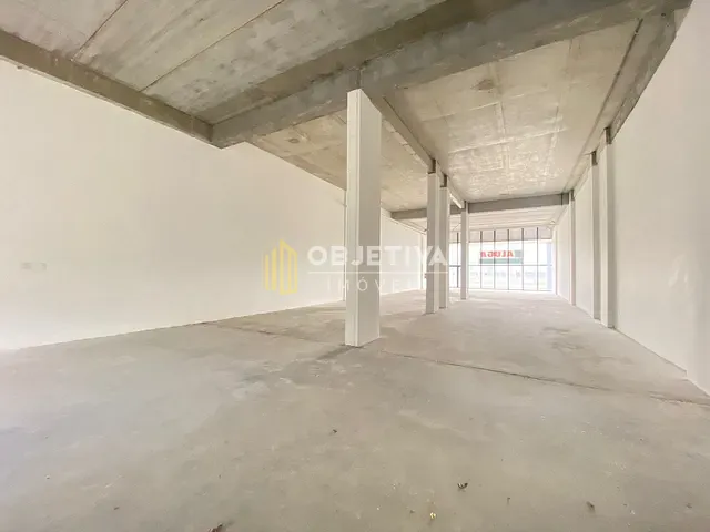 Loja com 350m², para alugar, no bairro Jardim Botânico em Porto Alegre