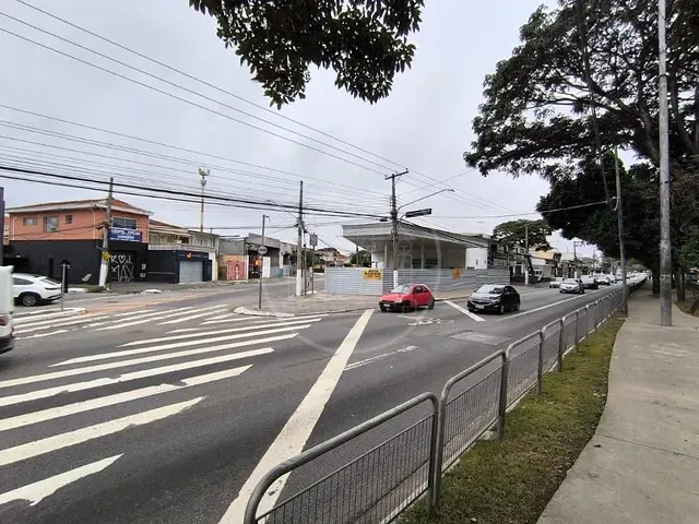 Loja com 381m², para alugar, no bairro Interlagos em São Paulo