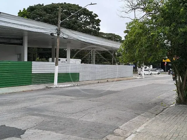 Loja com 381m², para alugar, no bairro Interlagos em São Paulo