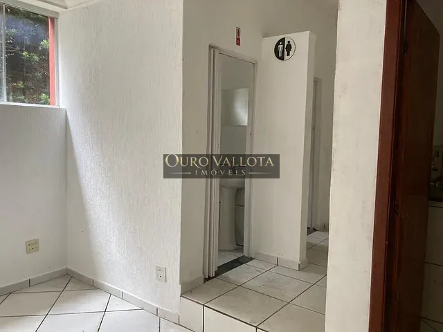 Loja com 140m², para alugar, no bairro Vila Alpina em São Paulo