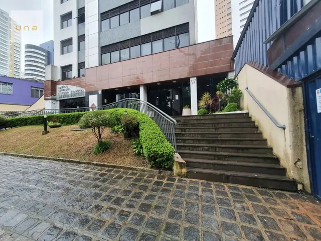 Loja à venda, no bairro Água Verde em Curitiba