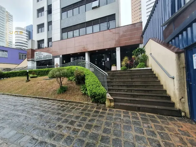 Loja à venda, no bairro Água Verde em Curitiba