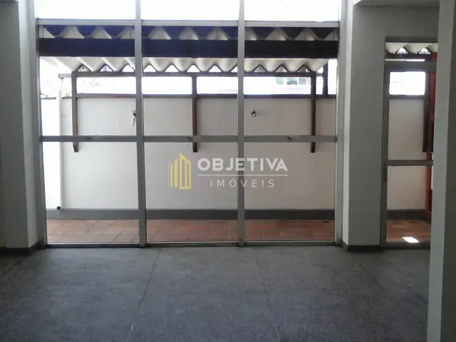 Loja com 240m², para alugar, no bairro Auxiliadora em Porto Alegre