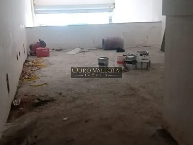 Loja com 600m², para alugar, no bairro Pari em São Paulo