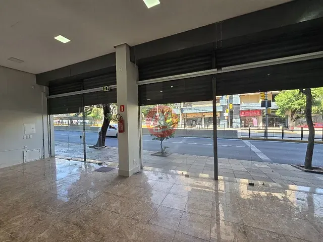 Loja para alugar, no bairro Petrópolis em Porto Alegre