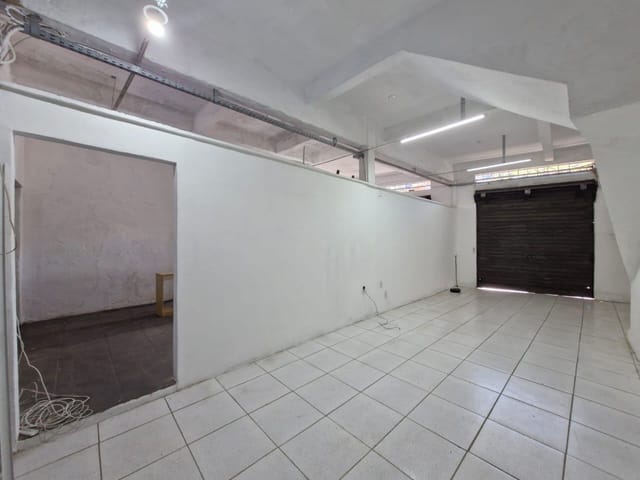Loja para alugar, no bairro Castelanea em Petrópolis