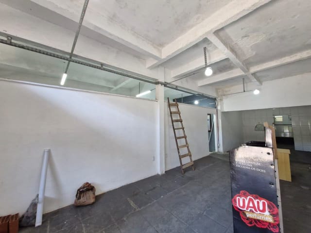 Loja para alugar, no bairro Castelanea em Petrópolis