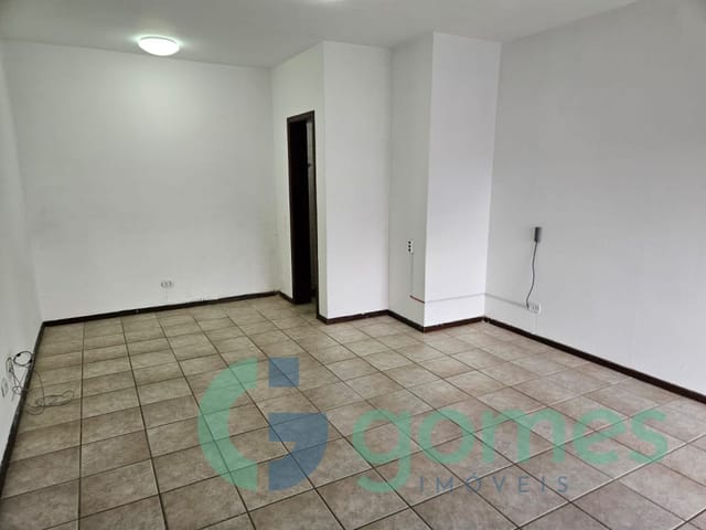 Loja para alugar, no bairro Água Verde em Curitiba