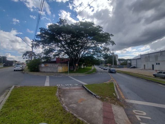 Loja para alugar, no bairro Tarumã em Curitiba