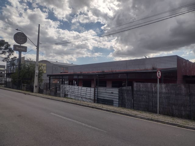 Loja para alugar, no bairro Tarumã em Curitiba