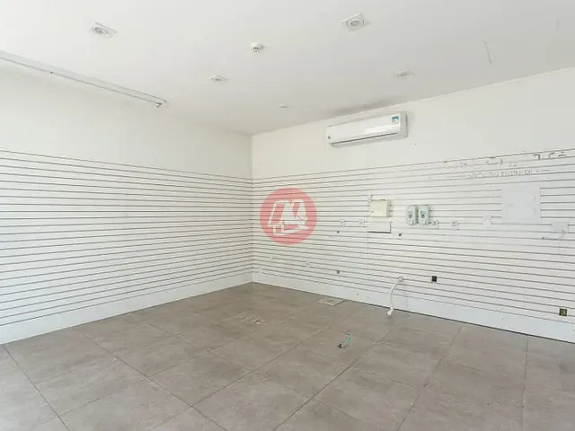 Loja para alugar, no bairro Praia de Belas em Porto Alegre