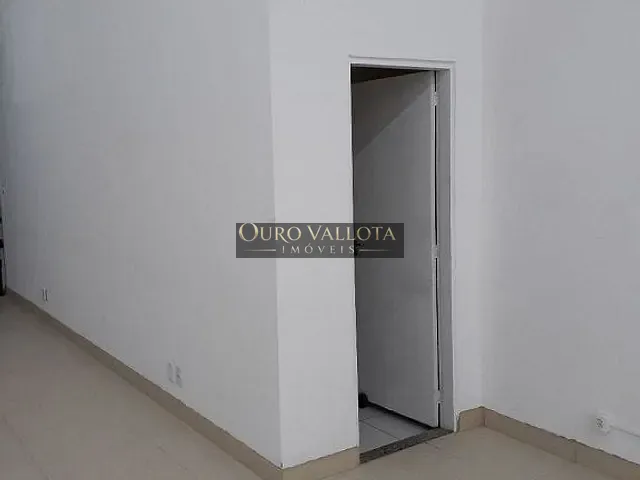 Loja com 228m², para alugar, no bairro Água Rasa em São Paulo
