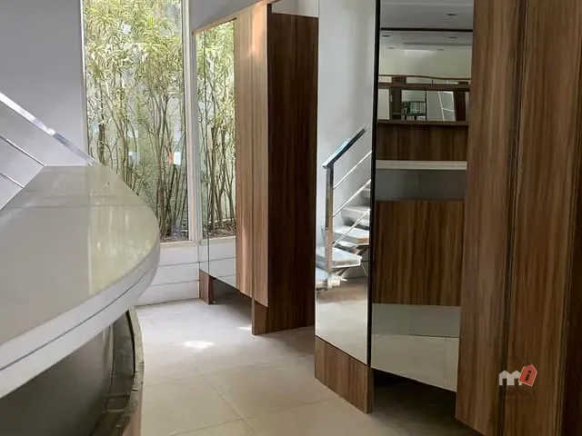 Loja à venda ou para alugar, no bairro Alto da Serra em Petrópolis