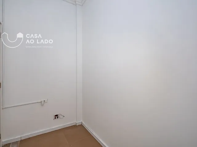 Loja à venda, no bairro Novo Mundo em Curitiba