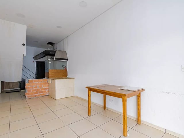 Loja à venda, no bairro São Lourenço em Curitiba