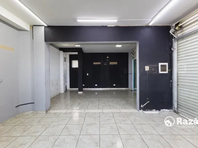 Loja para alugar, no bairro Novo Mundo em Curitiba