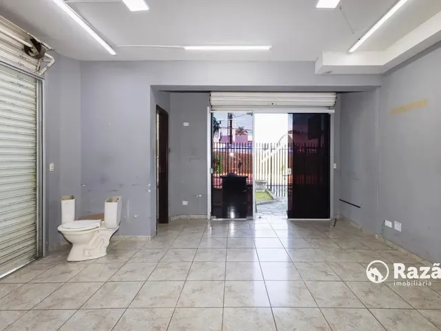 Loja para alugar, no bairro Novo Mundo em Curitiba