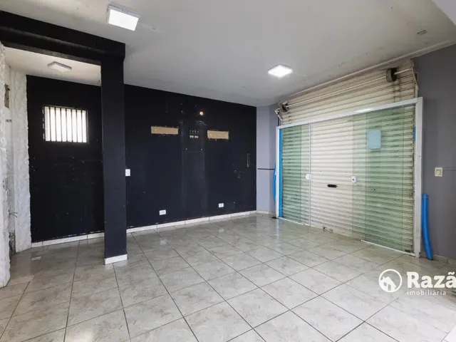 Loja para alugar, no bairro Novo Mundo em Curitiba