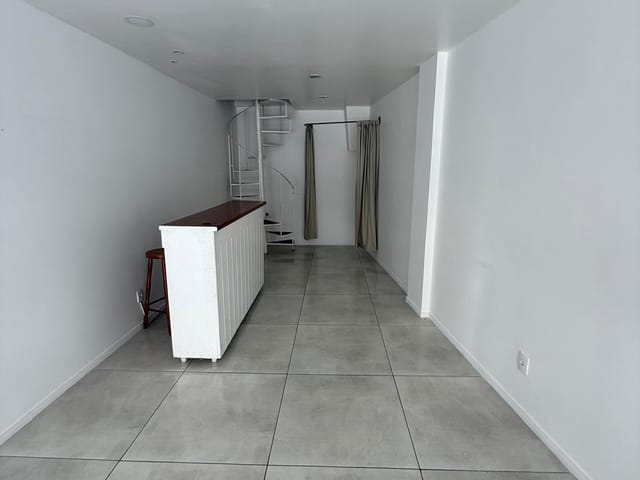 Loja à venda ou para alugar, no bairro Alto da Serra em Petrópolis