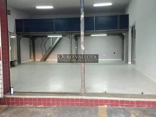 Loja com 550m², para alugar, no bairro Parque Colonial em São Paulo