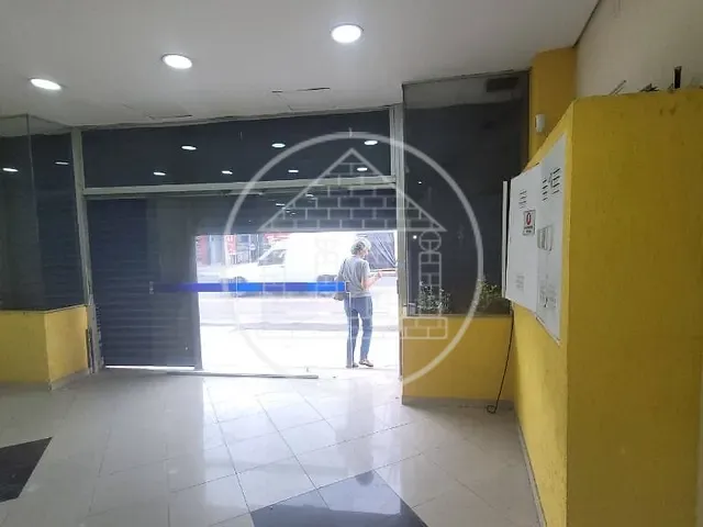 Loja com 180m², para alugar, no bairro Socorro em São Paulo