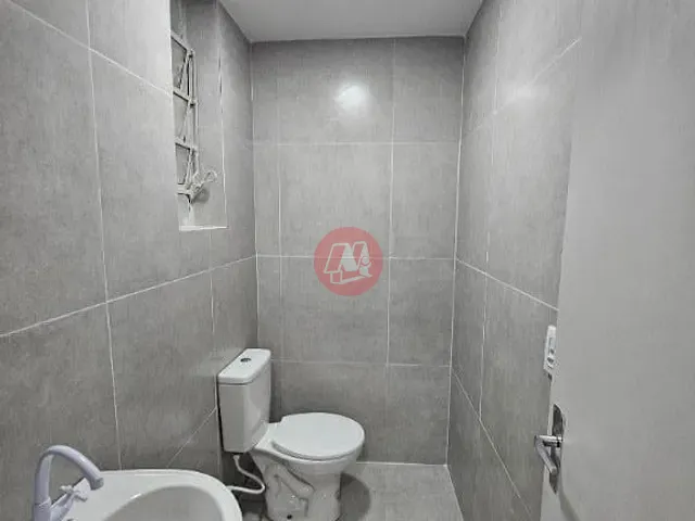 Loja à venda, no bairro Menino Deus em Porto Alegre