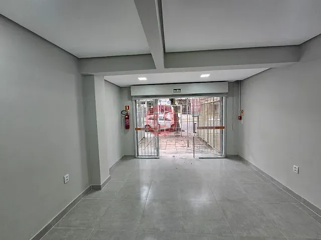 Loja à venda, no bairro Menino Deus em Porto Alegre