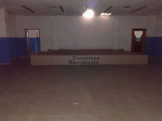 Loja com 427m², para alugar, no bairro Centro em Jacareí