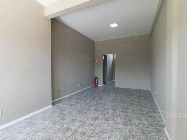 Loja para alugar, no bairro Uberaba em Curitiba