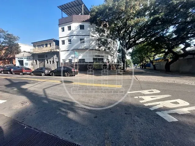 Loja com 230m², para alugar, no bairro Jurubatuba em São Paulo