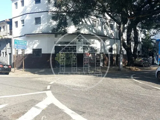 Loja com 230m², para alugar, no bairro Jurubatuba em São Paulo