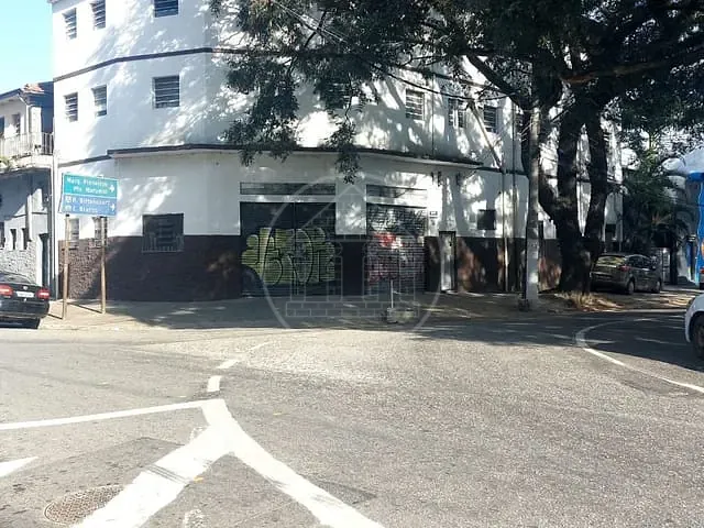 Loja com 230m², para alugar, no bairro Jurubatuba em São Paulo