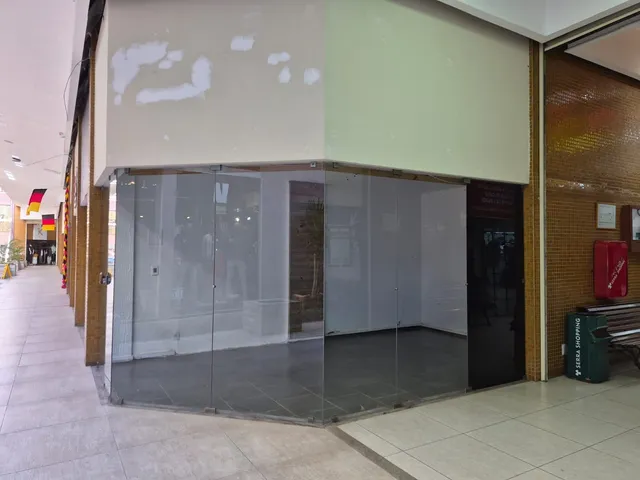 Loja à venda ou para alugar, no bairro Centro em Petrópolis