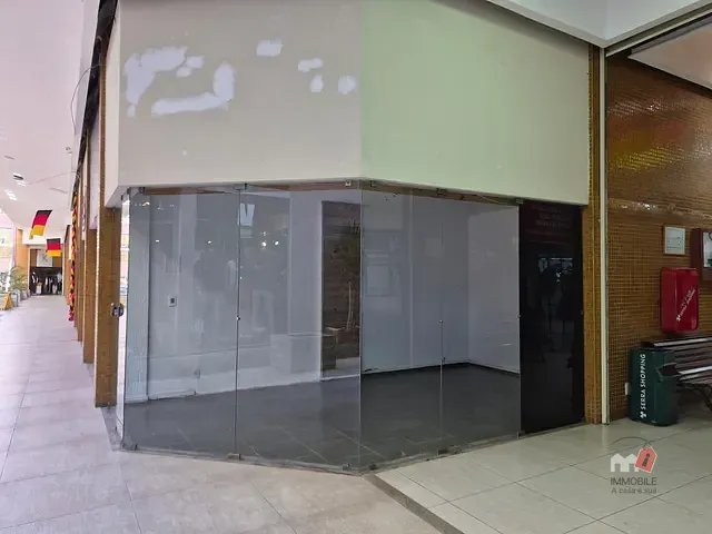 Loja à venda ou para alugar, no bairro Centro em Petrópolis