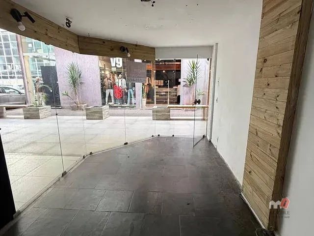 Loja à venda ou para alugar, no bairro Centro em Petrópolis