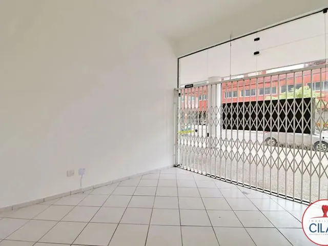 Loja para alugar, no bairro Cristo Rei em Curitiba