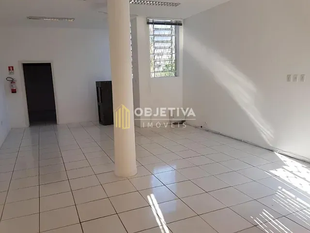 Loja à venda ou para alugar, no bairro Rio Branco em Porto Alegre