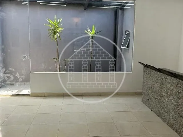 Loja com 350m², para alugar, no bairro Vila Alexandria em São Paulo