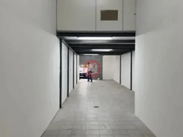 Loja com 164m², para alugar, no bairro Passo da Areia em Porto Alegre